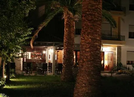 Vicky & 2* Тасос