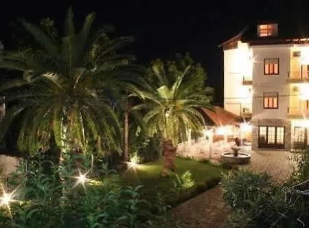 Aparthotel Vicky &